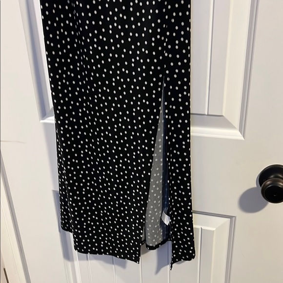 Socialite Black and White Midi Dress - Picture 4 of 6